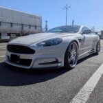 2007年式アストンマーチン DB9 クーペ。パールホワイトの外装が美しい走行4.2万kmの極上車。Mガレージ福岡にて販売。